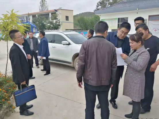 平?jīng)鲢垂鹃_(kāi)展“踐行初心使命，助推脫貧攻堅”主題黨日活動(dòng)(圖3)